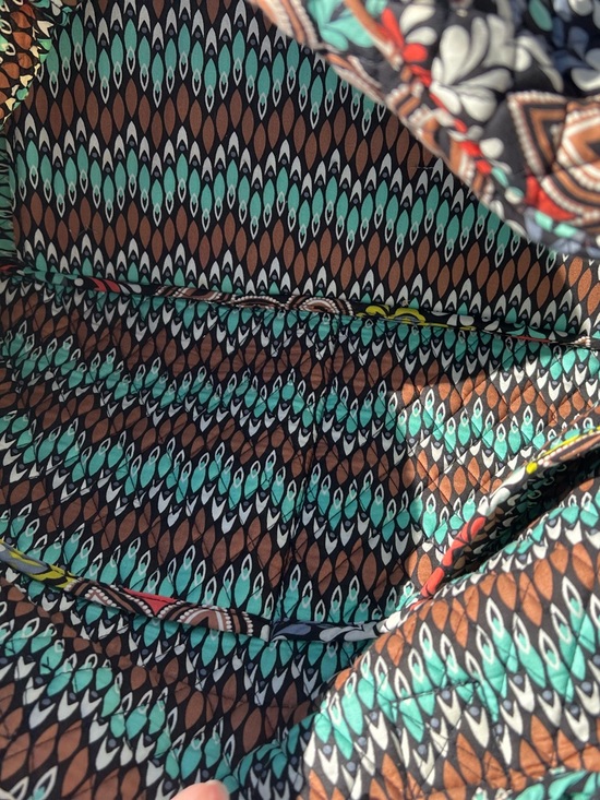 Vera Bradley WeekenderSierraQuilted Travel Bag with Multicolor Floral Medallions - Picture 7 of 9